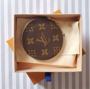 Authentic Louis Vuitton round coin case Monogram
